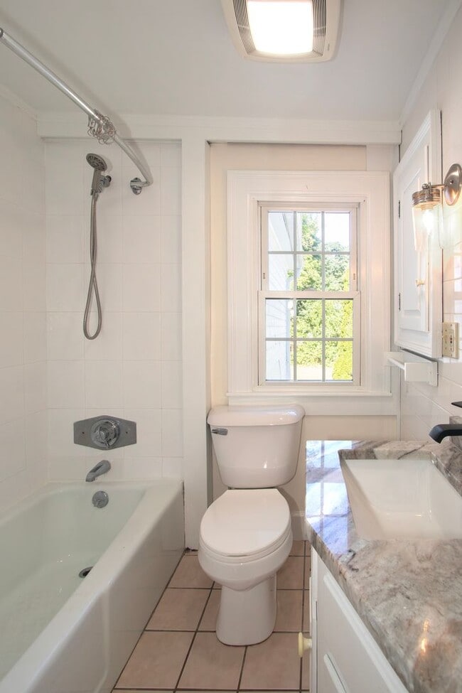Building Photo - 168 Central Ave