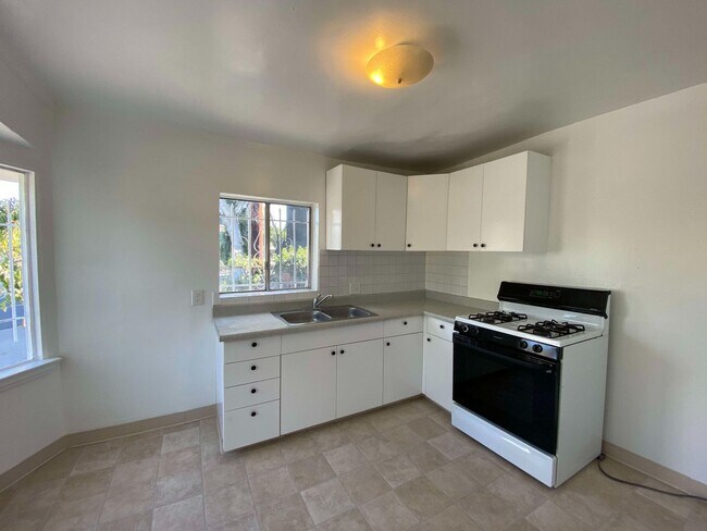 Building Photo - 2215-2217 1/2 S. Curson Avenue