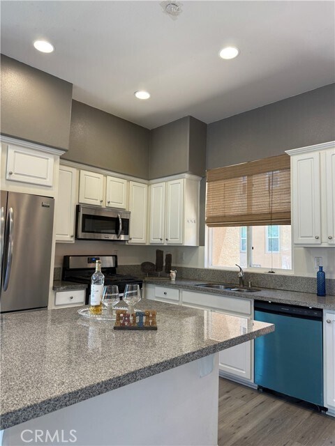 Building Photo - 422 W Rte 66