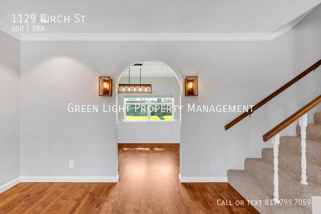 Building Photo - 1129 Birch St