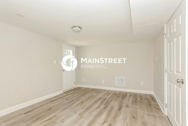 Building Photo - 3 Bedroom Pet-Friendly Home in MADISON, TN with Main Street Renewal