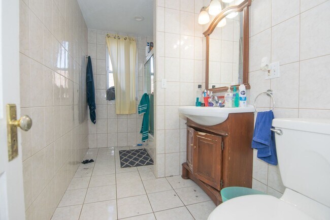 Building Photo - BROWNSTONE APARTMENT BY BOSTON UNIVERSITY