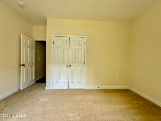 Building Photo - 410 Harkness Cir