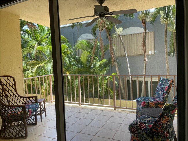 Building Photo - 4629 Poinciana St