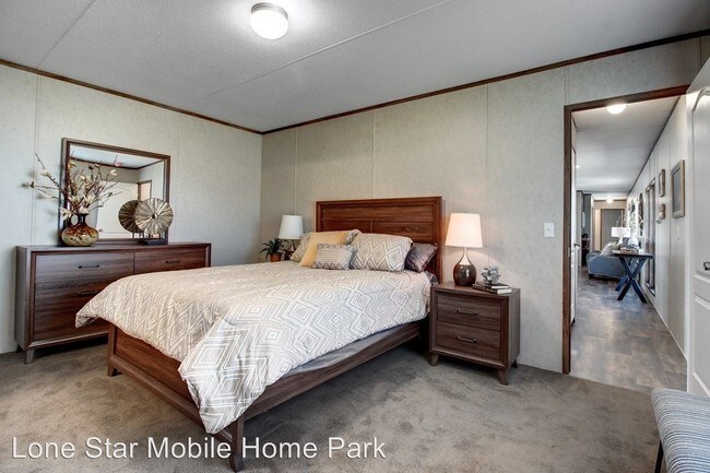 Building Photo - 4701 E Rice St