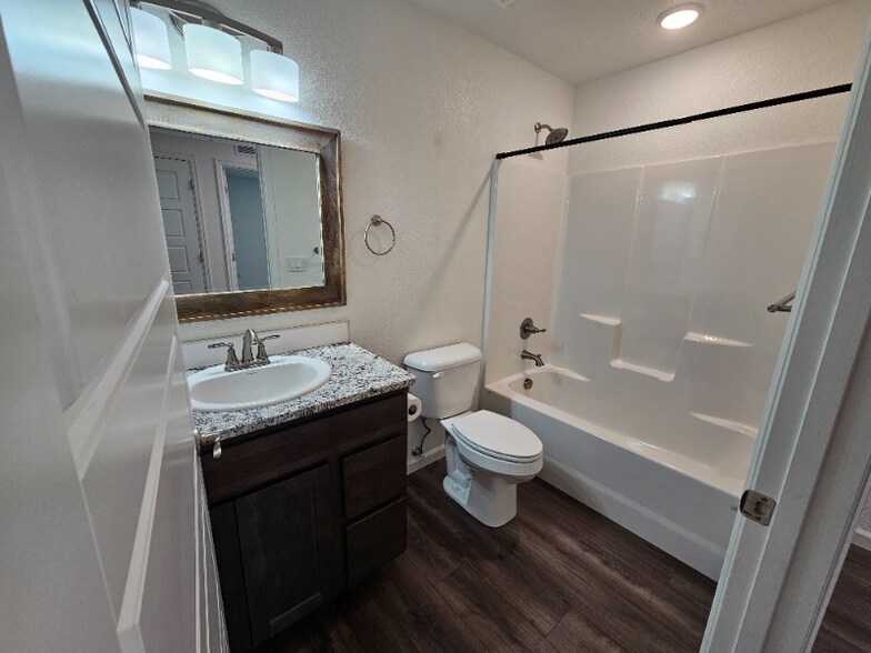 Building Photo - 4013 Bradney Ave