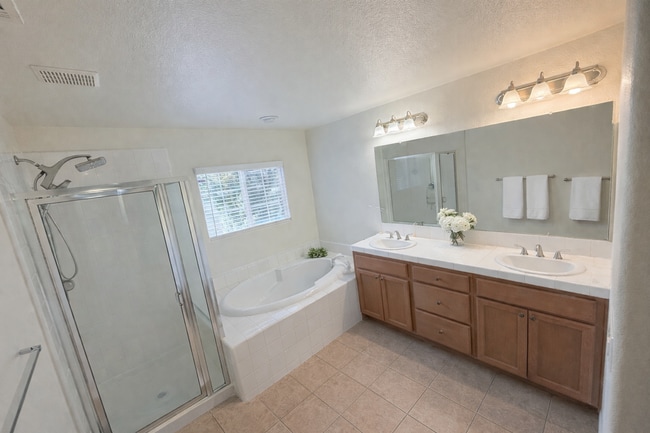 Building Photo - Move-In Ready Home in a Desirable Buellton Neighborhood