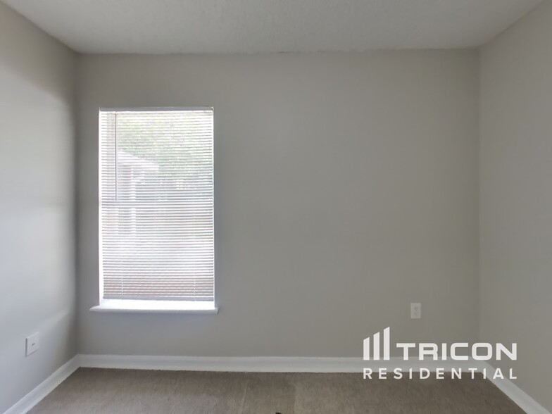 Building Photo - 7227 Lawn Tennis Ln