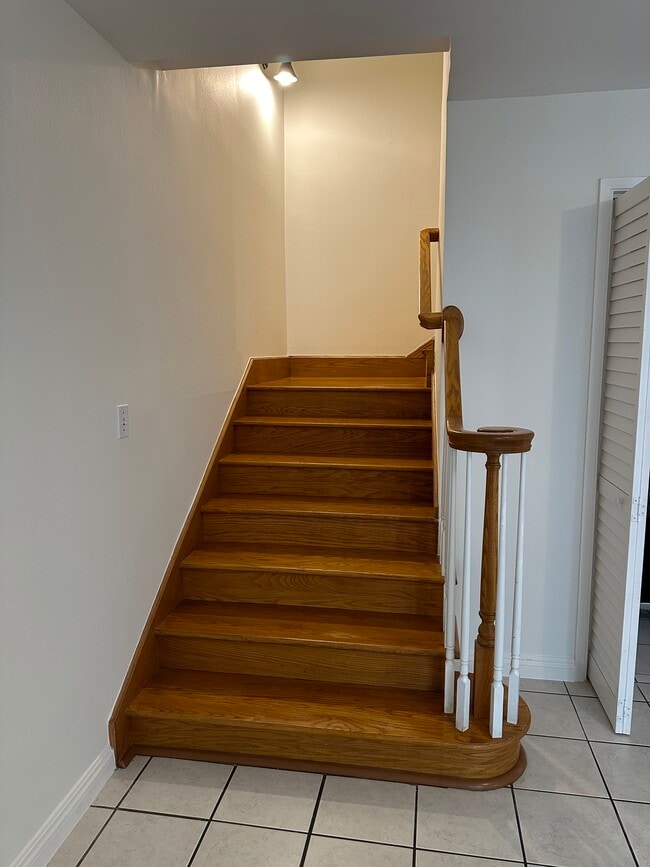 Building Photo - 4381 Ventura Canyon Ave