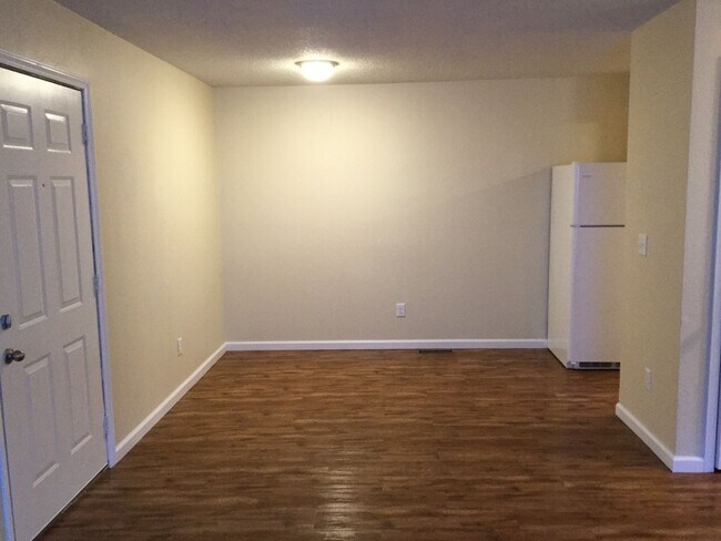 Building Photo - Table Rock Apartments