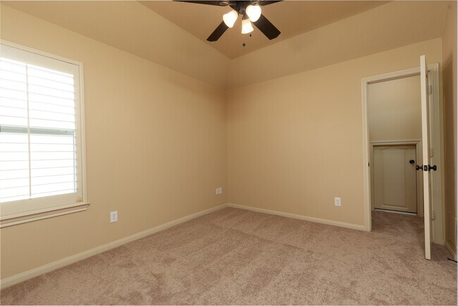 Building Photo - 17303 Quiet Shores Dr