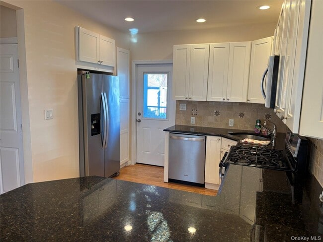 Building Photo - 536 N 6th St