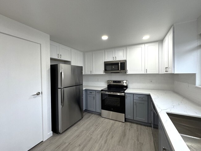 Building Photo - Completely Remodeled Three Bedroom in North Tacoma