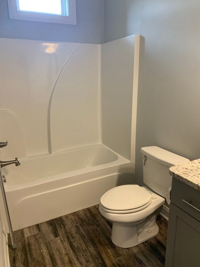 Building Photo - College Oaks