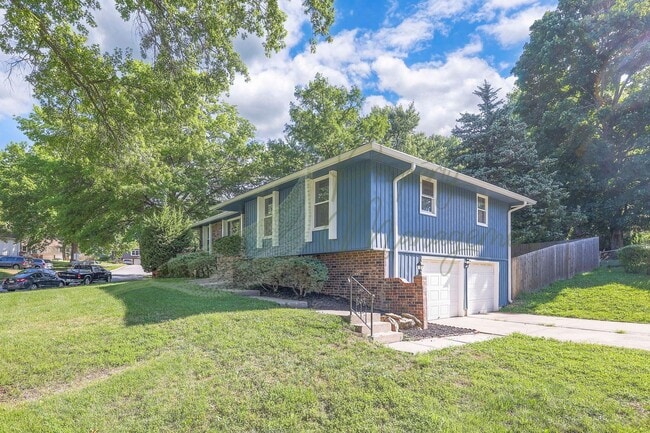 Building Photo - UNIQUE UPDATES!!!