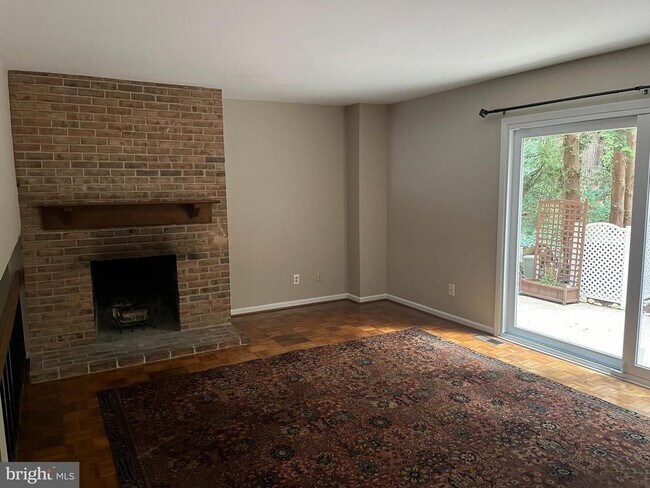 Building Photo - 168 Oakmont Ct