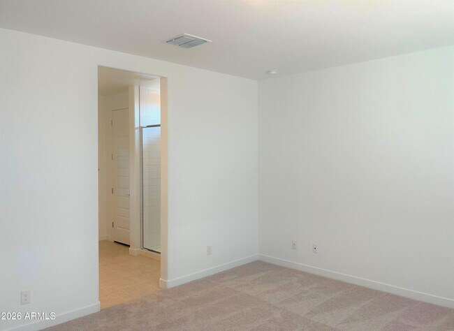 Building Photo - 9426 W Devonshire Ave