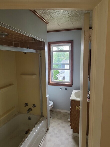 Building Photo - 236 Taft St