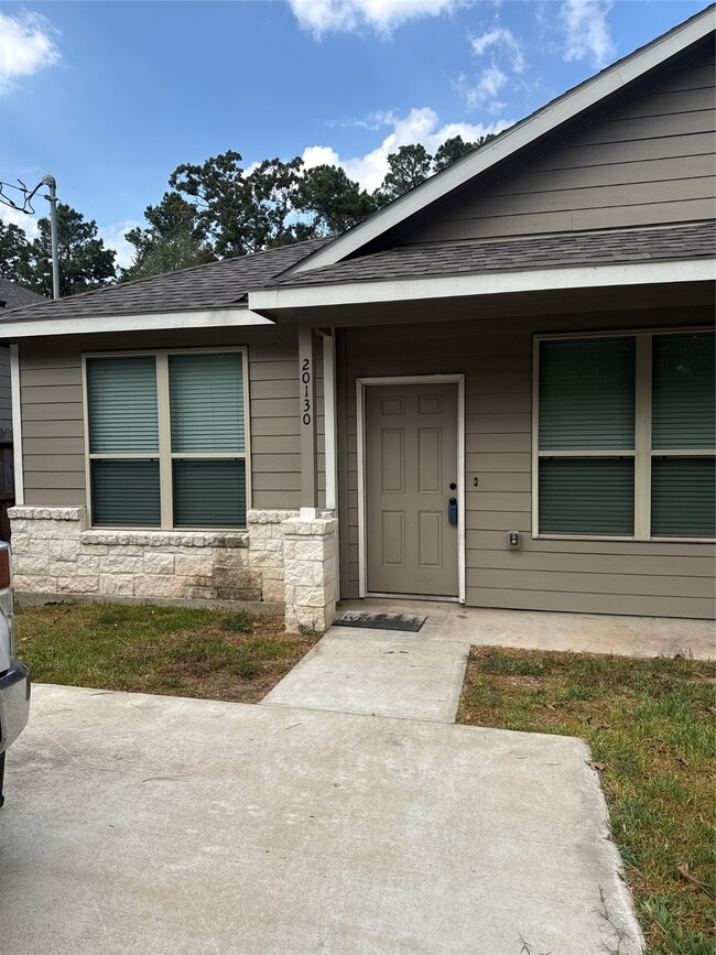 Building Photo - 20130 Parkway Ln