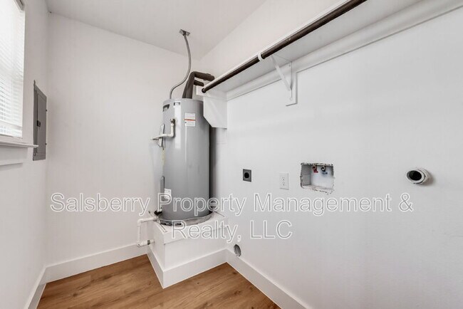 Building Photo - 140 Private Rd 4218