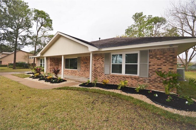 Building Photo - 3515 Linwood St