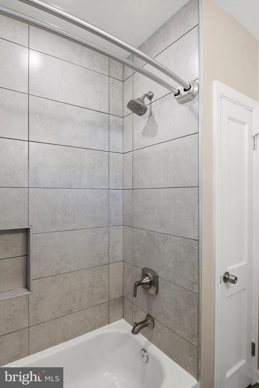 Building Photo - 4621 Greenhill Ave