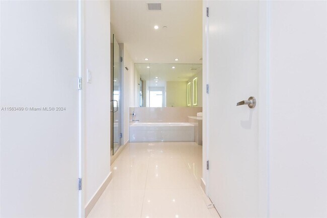 Building Photo - 2101 S Surf Rd