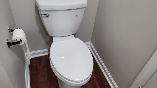 Building Photo - Cute 2 Bedroom/1.5 Bath Villa Rica Townhome