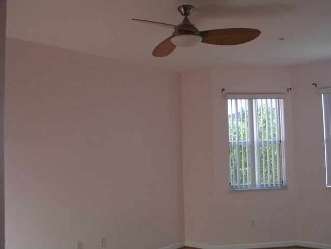 Building Photo - 3514 Shoma Dr
