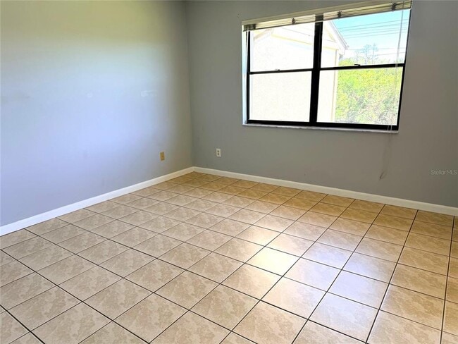 Building Photo - 260 Woodlake Ln