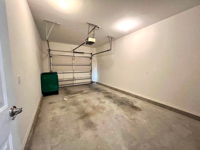 Building Photo - 1311 Treasure Cove