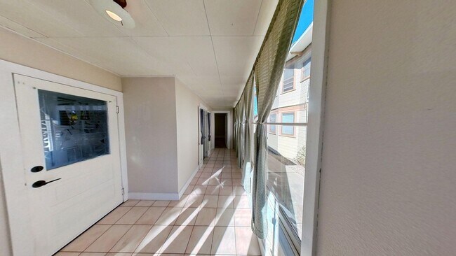 Building Photo - PRICE REDUCTION!! Spacious 2 bedroom 2 Bat...