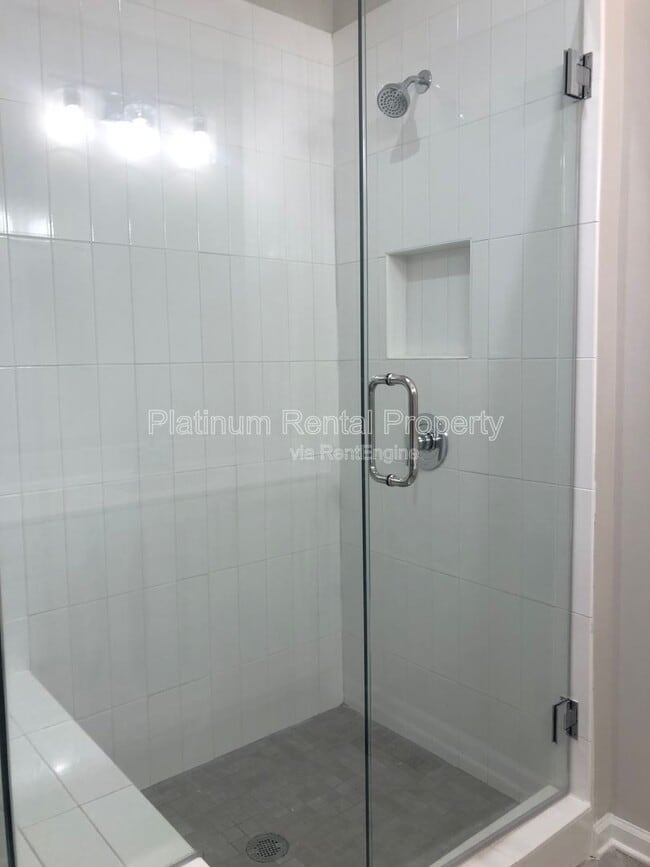 Building Photo - 137 Pacer Pl