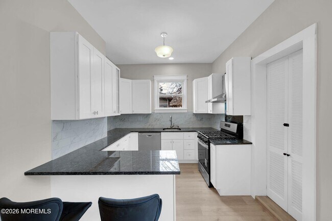 Building Photo - 37 Beacon Blvd