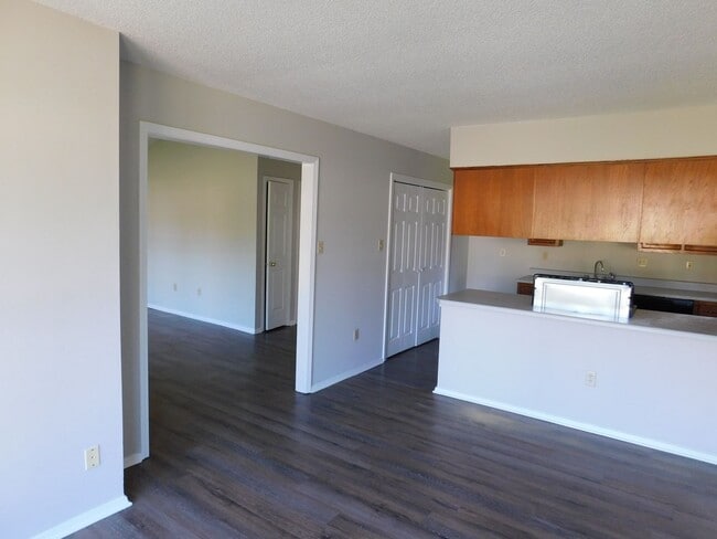 Building Photo - 5840 Waverly Dr