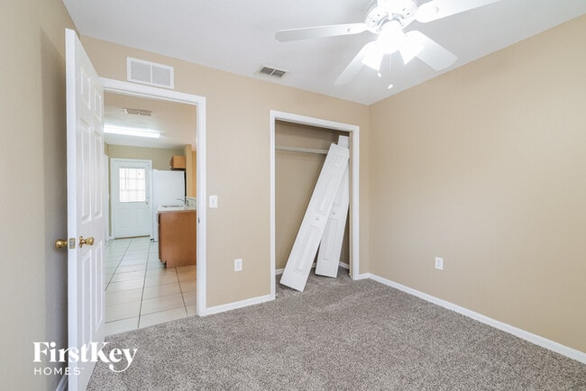 Building Photo - 933 26th St NW