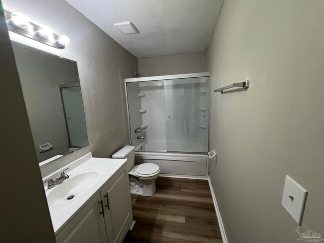 Building Photo - 821 Calhoun Ave