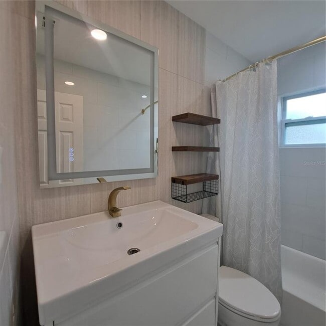 Building Photo - 2851 28th Ave N