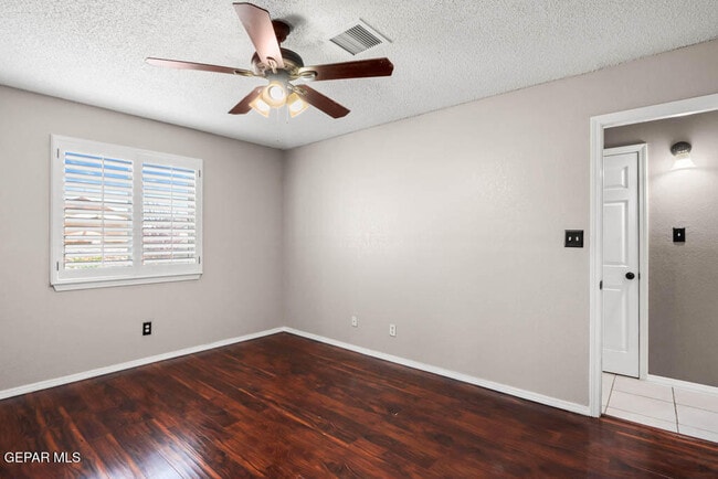 Building Photo - 12555 Flora Alba Dr