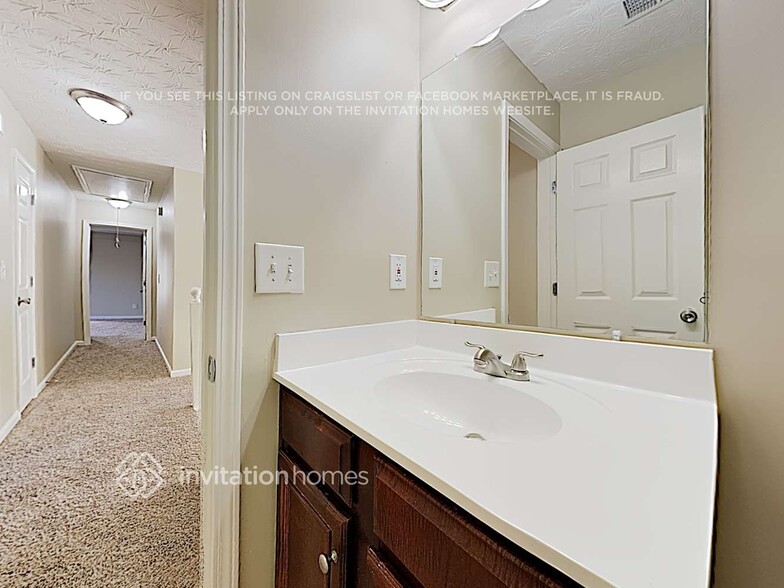 Building Photo - 2245 Corkscrew Way