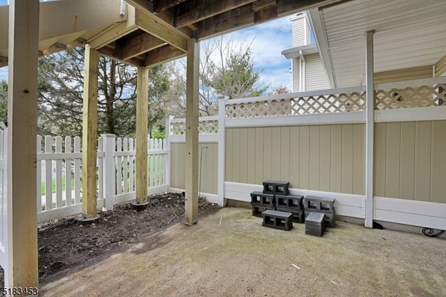 Building Photo - 78 Academy Ct