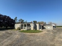 Building Photo - 1320 Beaudry Rd