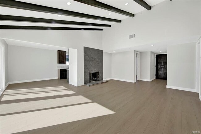 Building Photo - 22540 Roscoe Blvd