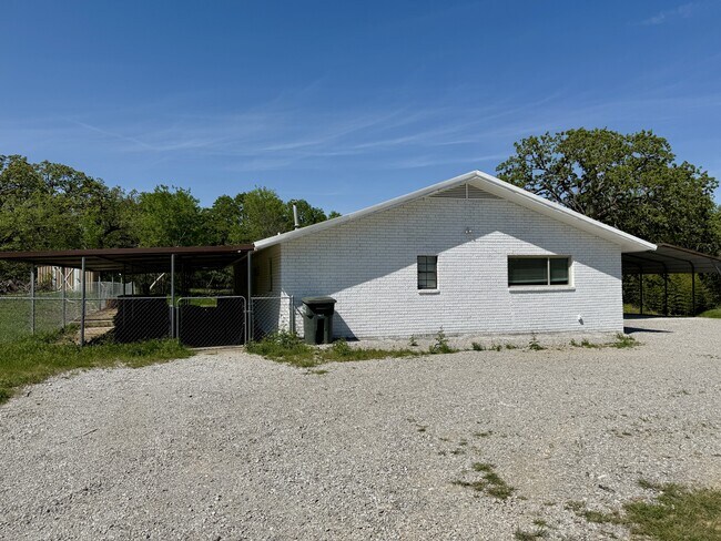 Building Photo - 39 Melody Ln