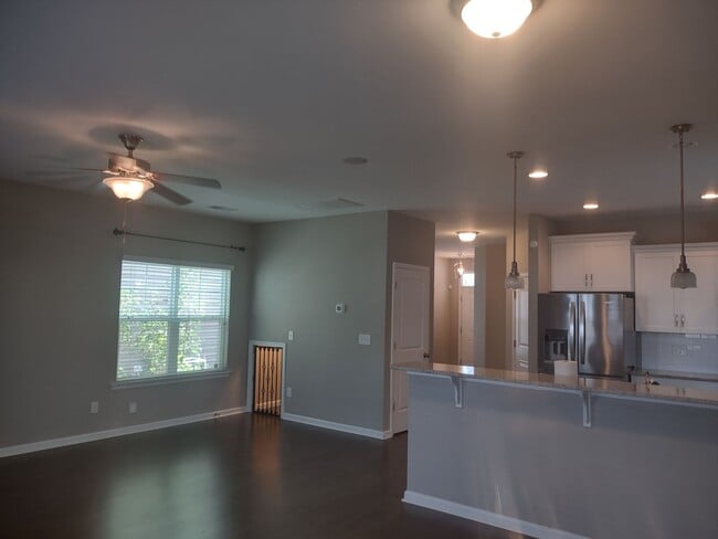 Building Photo - Spectacular Three Bedroom Home in Liberty Ridge!