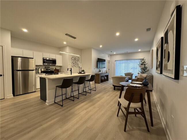 Building Photo - 401 Erie Rdg Dr