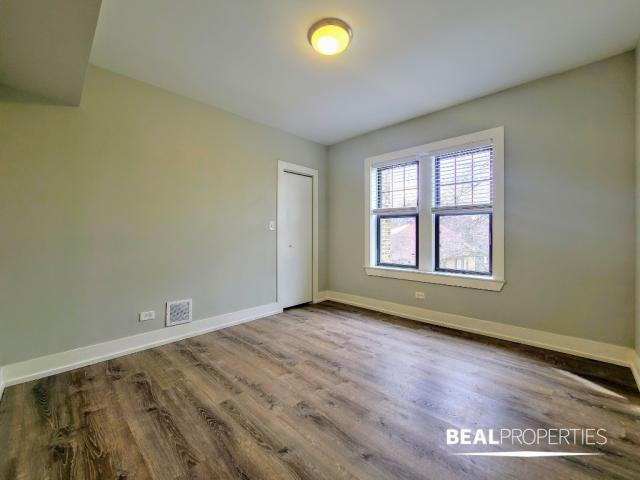 Building Photo - 1 bedroom in EVANSTON IL 60202