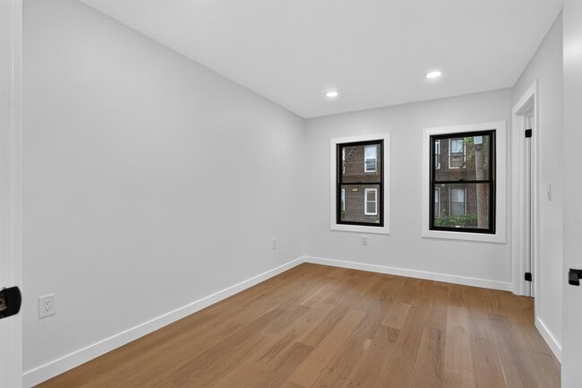 Building Photo - 188 Webster Ave
