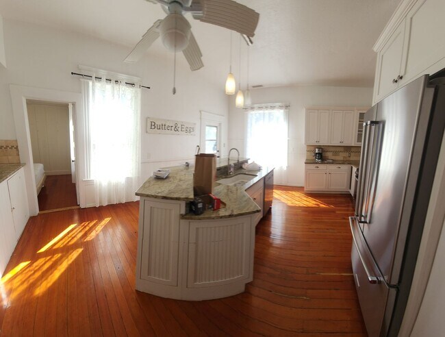 Building Photo - Islay Street  770-774