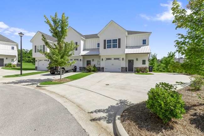 Building Photo - 1428 Gatewood Pl